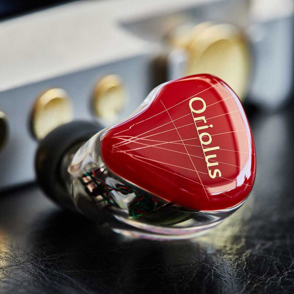 The Bird Oriolus Traillii Unboxing Audio Essence