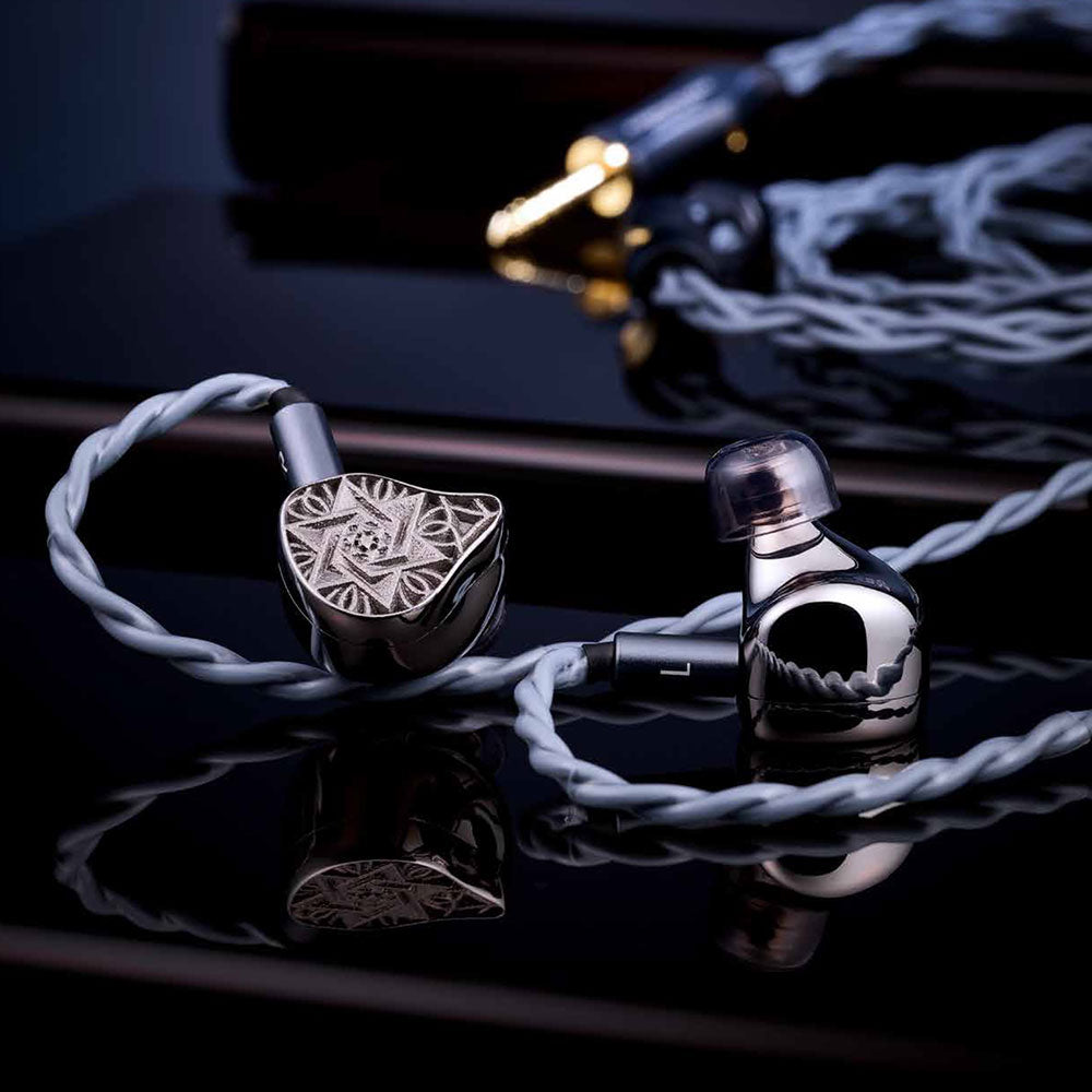 Unique Melody Maven III - Quadbrid High-End IEMs