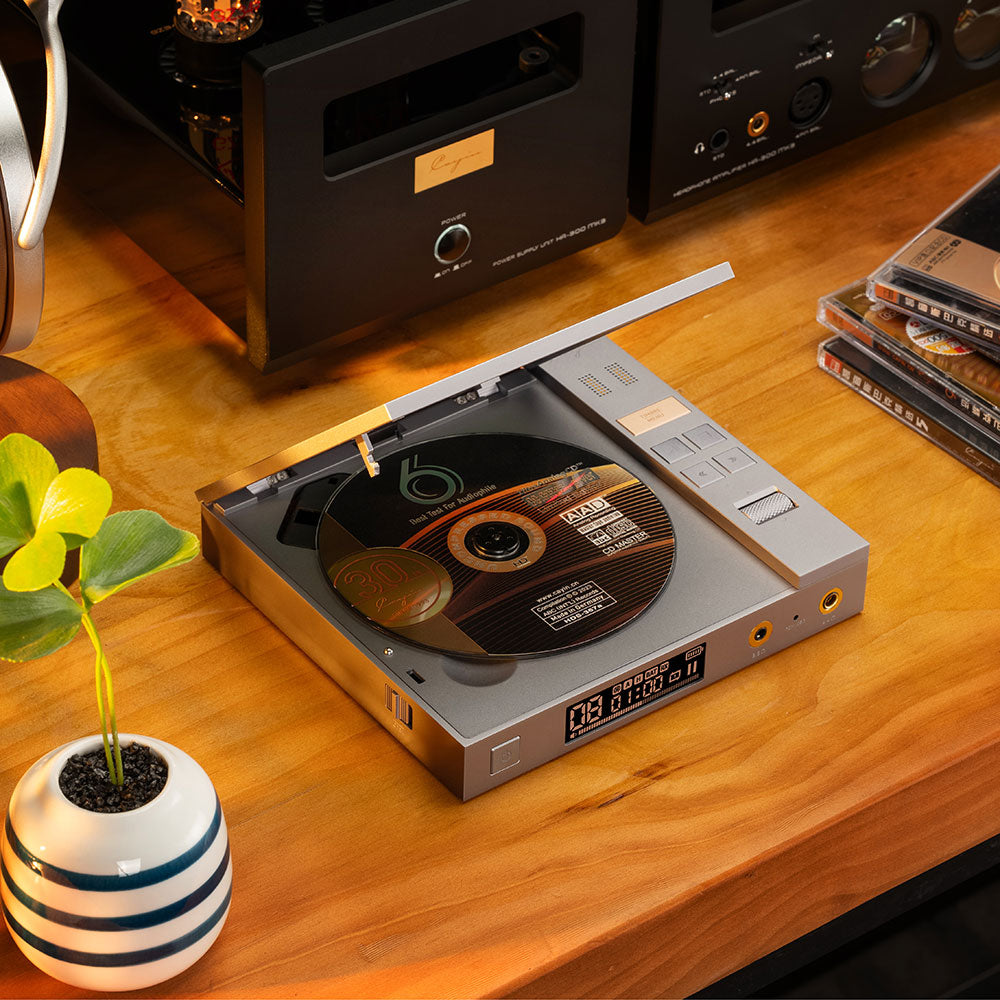 Cayin CP6 - Portable CD Player with Tubes