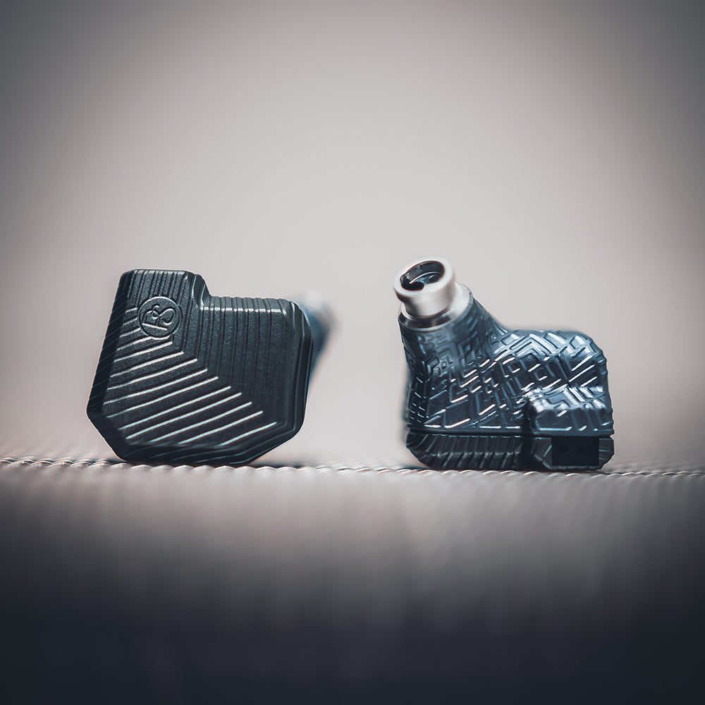 Plussound VOLTA - High-End Tribryd IEMs
