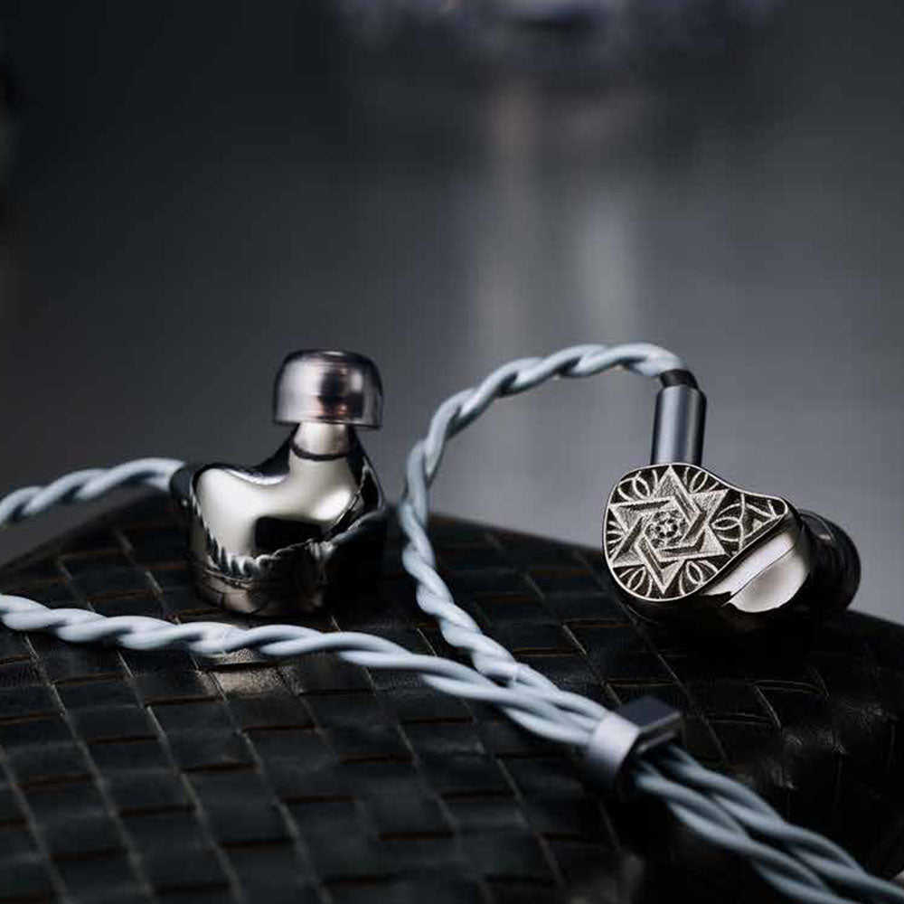 Unique Melody Maven III - Quadbrid High-End IEMs