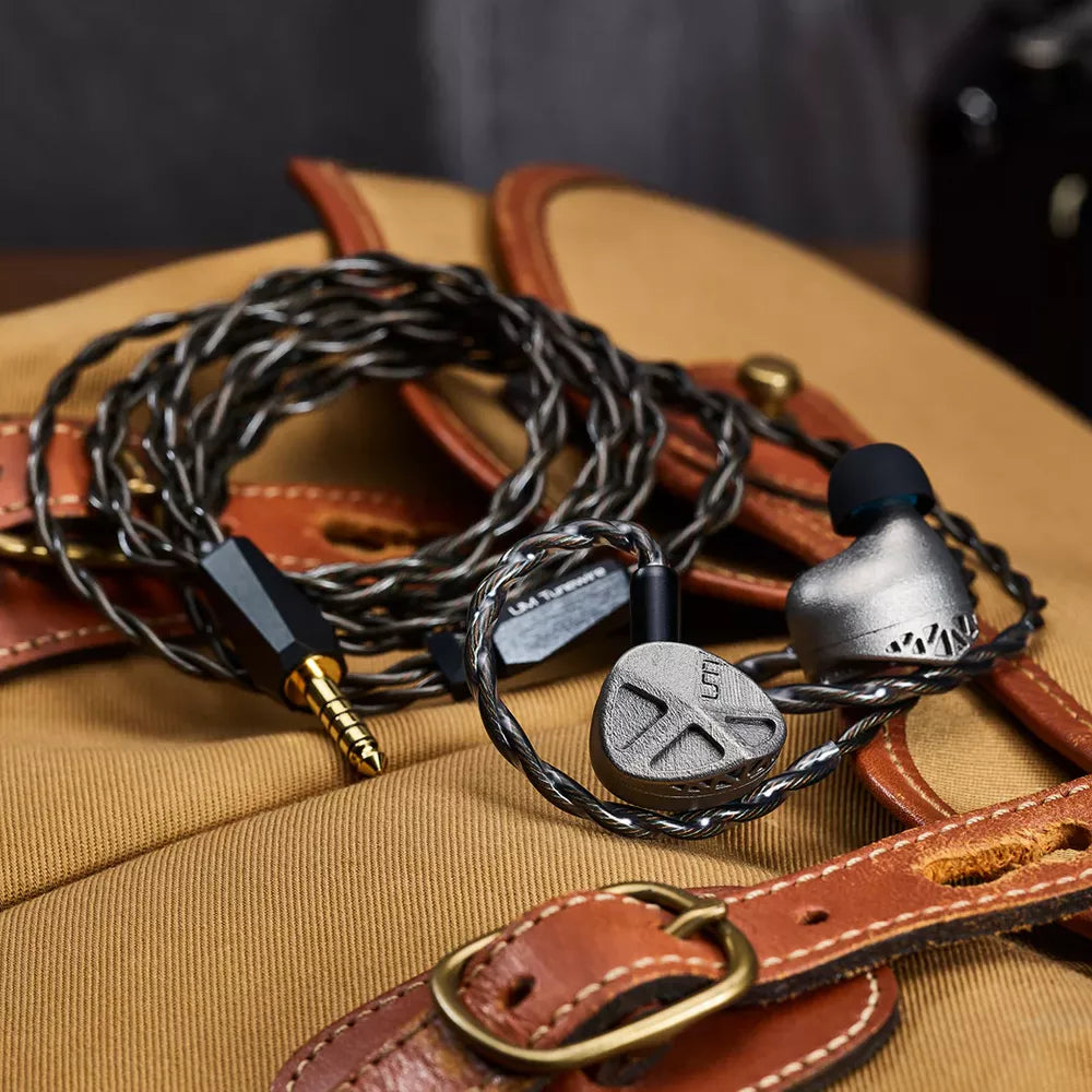 Unique Melody Stardust - 6 Driver Premium IEMs