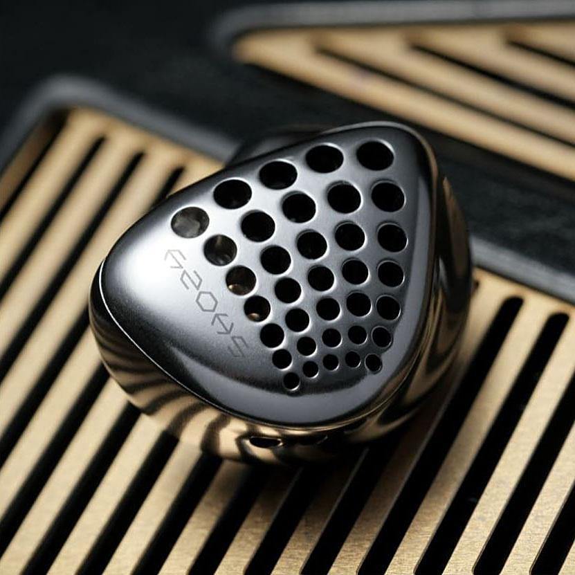 Shozy BLACK HOLE - Audio Essence