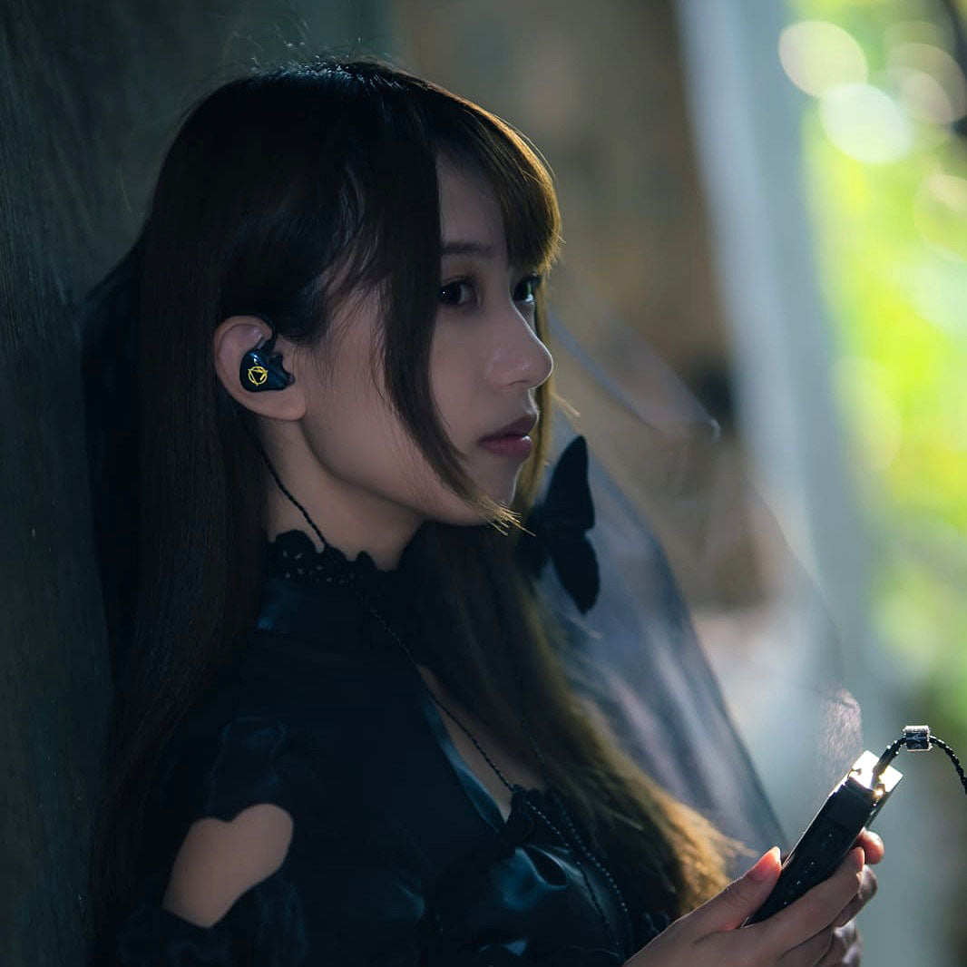 Aroma Audio Witch Girl W12 - 12 BA Flagship IEM